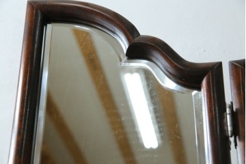 和製ヴィンテージ　希少モデル　松本民芸家具　深みのある色合いで落ち着いた雰囲気溢れる三面鏡付きドレッサー　(R-068653)