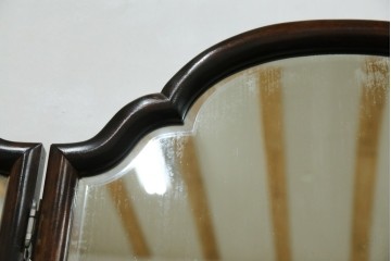 和製ヴィンテージ　希少モデル　松本民芸家具　深みのある色合いで落ち着いた雰囲気溢れる三面鏡付きドレッサー　(R-068653)