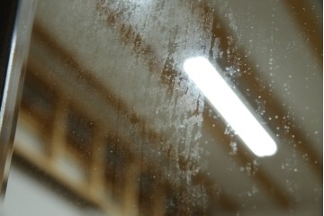 和製ヴィンテージ　希少モデル　松本民芸家具　深みのある色合いで落ち着いた雰囲気溢れる三面鏡付きドレッサー　(R-068653)