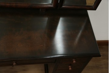 和製ヴィンテージ　希少モデル　松本民芸家具　深みのある色合いで落ち着いた雰囲気溢れる三面鏡付きドレッサー　(R-068653)