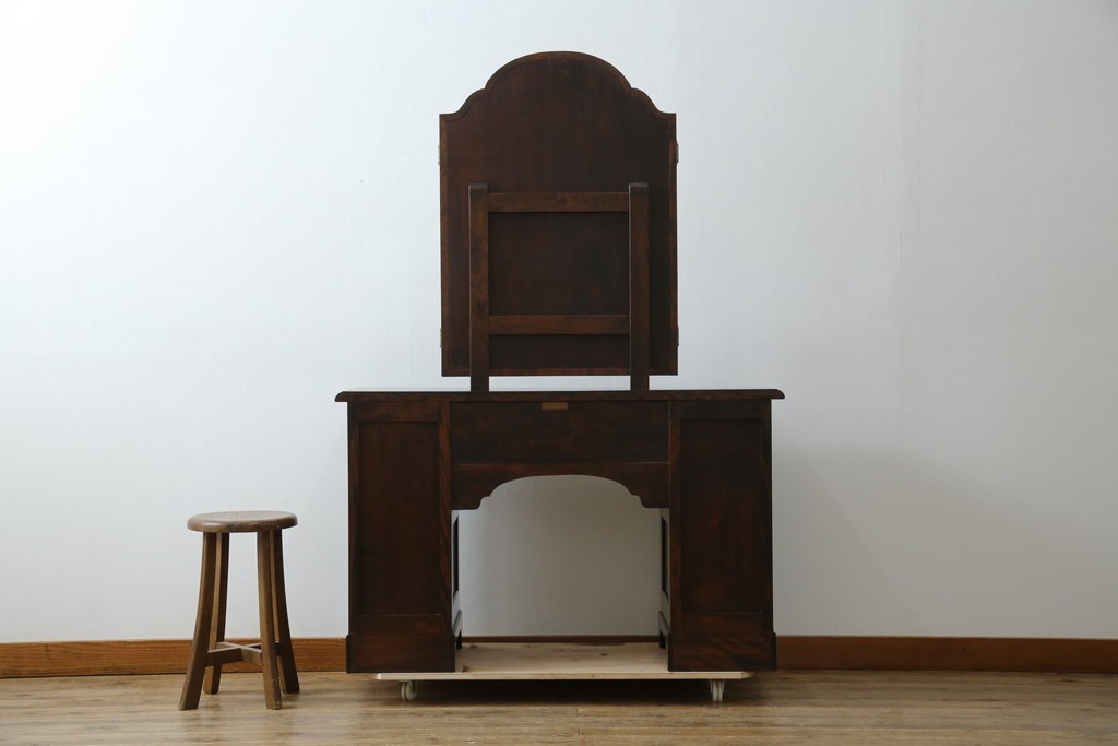 和製ヴィンテージ　希少モデル　松本民芸家具　深みのある色合いで落ち着いた雰囲気溢れる三面鏡付きドレッサー　(R-068653)