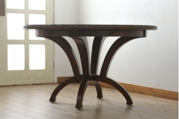 中古　サァラ麻布購入品　アメリカ最高級ブランド　センチュリー(CENTURY)　アンティーク調　マホガニー材　サイドのデザインが魅力的なラウンドダイニングテーブル(丸テーブル、2人掛け、4人掛け)(定価約100万円)(R-068660)