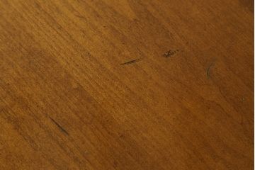 中古　サァラ麻布購入品　アメリカ最高級ブランド　センチュリー(CENTURY)　アンティーク調　マホガニー材　サイドのデザインが魅力的なラウンドダイニングテーブル(丸テーブル、2人掛け、4人掛け)(定価約100万円)(R-068660)