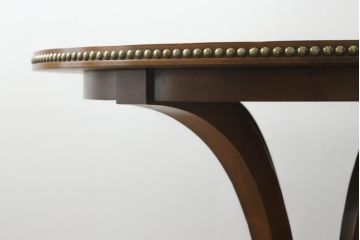 中古　サァラ麻布購入品　アメリカ最高級ブランド　センチュリー(CENTURY)　アンティーク調　マホガニー材　サイドのデザインが魅力的なラウンドダイニングテーブル(丸テーブル、2人掛け、4人掛け)(定価約100万円)(R-068660)