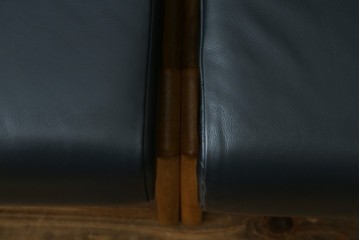 和製ビンテージ　富士ファニチャー　牛革　ゆったりとしたくつろぎの時間を演出するセパレートスタイルの3人掛けソファ　(R-068662)