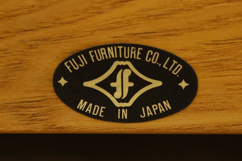 和製ビンテージ　富士ファニチャー　牛革　ゆったりとしたくつろぎの時間を演出するセパレートスタイルの3人掛けソファ　(R-068662)