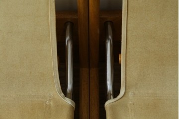 和製ビンテージ　富士ファニチャー　牛革　ゆったりとしたくつろぎの時間を演出するセパレートスタイルの3人掛けソファ　(R-068662)