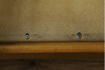 和製ビンテージ　富士ファニチャー　牛革　ゆったりとしたくつろぎの時間を演出するセパレートスタイルの3人掛けソファ　(R-068662)