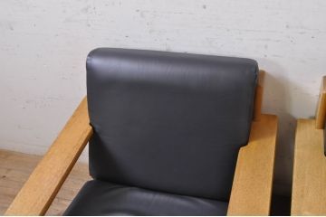 和製ビンテージ　富士ファニチャー(富士ファニチア、富士ファニチュア、フジファニチュア、FUJI FURNITURE)　牛革　ゆったりとしたくつろぎの時間を演出する1人掛けソファ2脚セット(本革、レザー、一人掛け、アームチェア、椅子、イス、いす)(R-068663)