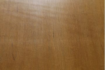 和製アンティーク　古い洋館で使われていた大正ロマンの雰囲気漂うカバ材のラウンドテーブル(丸テーブル、コーヒーテーブル、サイドテーブル)(R-068665)