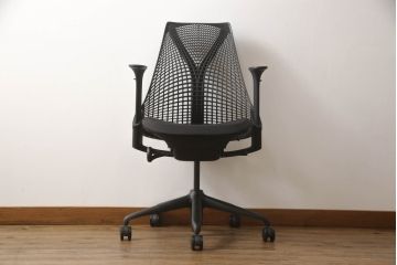 中古　美品　Hermanmiller(ハーマンミラー社)　セイルチェア(SAYL Chair)　立体的な背もたれが印象的なアームチェア(オフィスチェア、ワークチェア)(R-068677)