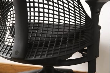 中古　美品　Hermanmiller(ハーマンミラー社)　セイルチェア(SAYL Chair)　立体的な背もたれが印象的なアームチェア(オフィスチェア、ワークチェア)(R-068677)