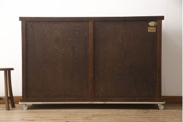 中古　松本伝統　指物工芸家具　漆塗り　上品な佇まいが魅力的な水屋箪笥サイドボード(サイドキャビネット、リビングボード、茶棚、収納棚、戸棚、食器棚、引き出し)(定価推定約110万円)(R-068679)