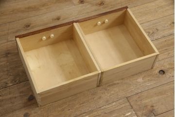 中古　松本伝統　指物工芸家具　漆塗り　上品な佇まいが魅力的な水屋箪笥サイドボード(サイドキャビネット、リビングボード、茶棚、収納棚、戸棚、食器棚、引き出し)(定価推定約100万円)(R-068680)