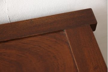 中古　松本伝統　指物工芸家具　漆塗り　上品な佇まいが魅力的な水屋箪笥サイドボード(サイドキャビネット、リビングボード、茶棚、収納棚、戸棚、食器棚、引き出し)(定価推定約100万円)(R-068680)