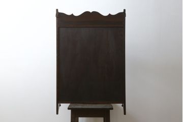 ヴィンテージ家具　松本民芸家具　エレガントな佇まいが目を惹く吊り棚(ウォールラック、壁掛け飾り棚、壁掛け収納、壁掛けラック、ウォールシェルフ、ビンテージ)(R-068681)
