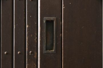 和製アンティーク　レトロな雰囲気漂う水屋箪笥サイドボード(時代箪笥、茶棚、収納棚、戸棚、引き出し、サイドキャビネット、テレビ台、テレビボード)(R-068683)