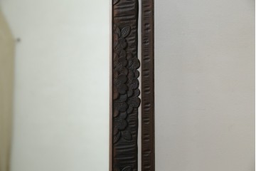 和製ヴィンテージ　伝統工芸　軽井沢彫り　咲き誇る桜の彫刻が美しいスタンドミラー　(R-068685)