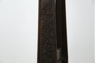 和製ヴィンテージ　伝統工芸　軽井沢彫り　咲き誇る桜の彫刻が美しいスタンドミラー　(R-068685)