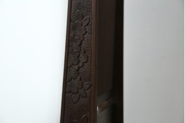 和製ヴィンテージ　伝統工芸　軽井沢彫り　咲き誇る桜の彫刻が美しいスタンドミラー　(R-068685)