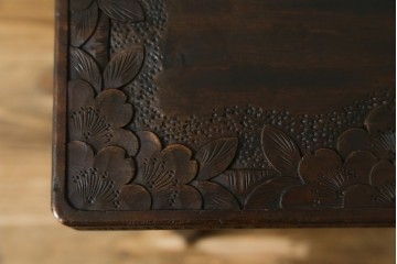 和製ビンテージ　伝統工芸　軽井沢彫り　華やかな桜の彫刻が美しいサイドテーブル　(R-068687)