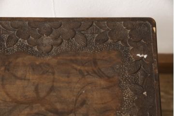 和製ビンテージ　伝統工芸　軽井沢彫り　華やかな桜の彫刻が美しいサイドテーブル(飾り台、花台、エンドテーブル、ナイトテーブル、ヴィンテージ)(R-068687)