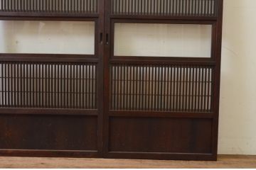 アンティーク建具　風情のある佇まいが魅力的な裏障子付き幅狭格子戸2枚セット(引き戸、ガラス帯戸、障子戸)(R-068697)