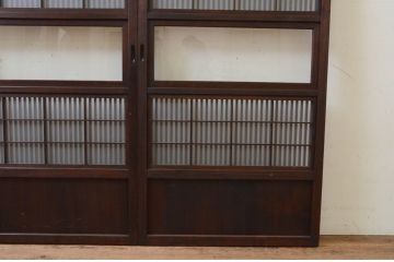アンティーク建具　風情のある佇まいが魅力的な裏障子付き幅狭格子戸2枚セット(引き戸、ガラス帯戸、障子戸)(R-068697)