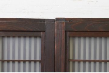 アンティーク建具　風情のある佇まいが魅力的な裏障子付き幅狭格子戸2枚セット(引き戸、ガラス帯戸、障子戸)(R-068697)