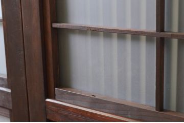 アンティーク建具　風情のある佇まいが魅力的な裏障子付き幅狭格子戸2枚セット(引き戸、ガラス帯戸、障子戸)(R-068697)