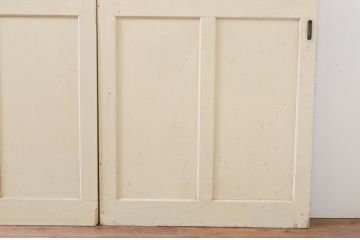 アンティーク建具　ペイント仕上げ限定　レトロな空間づくりにおすすめな古い学校の引き戸4枚セット(ガラス戸)(R-068698)