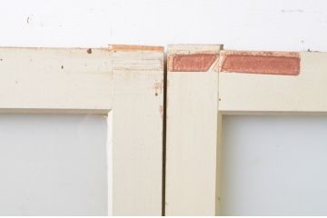 アンティーク建具　ペイント仕上げ限定　レトロな空間づくりにおすすめな古い学校の引き戸4枚セット(ガラス戸)(R-068698)