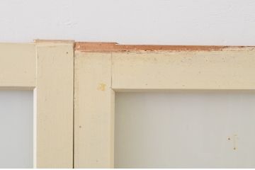 アンティーク建具　ペイント仕上げ限定　レトロな空間づくりにおすすめな古い学校の引き戸4枚セット(ガラス戸)(R-068698)