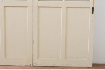 アンティーク建具　ペイント仕上げ限定　レトロな空間づくりにおすすめな古い学校の引き戸4枚セット(ガラス戸)(R-068698)