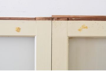 アンティーク建具　ペイント仕上げ限定　レトロな空間づくりにおすすめな古い学校の引き戸4枚セット(ガラス戸)(R-068699)