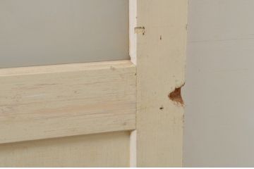 アンティーク建具　ペイント仕上げ限定　レトロな空間づくりにおすすめな古い学校の引き戸2枚セット(ガラス戸)(R-068700)