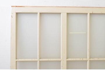 アンティーク建具　ペイント仕上げ限定　レトロな空間づくりにおすすめな古い学校の幅広ガラス戸1枚(引き戸)(R-068702)