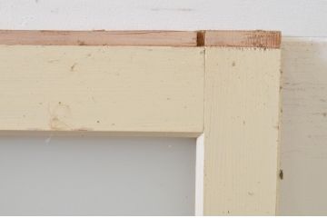 アンティーク建具　ペイント仕上げ限定　レトロな空間づくりにおすすめな古い学校の幅広ガラス戸1枚(引き戸)(R-068702)