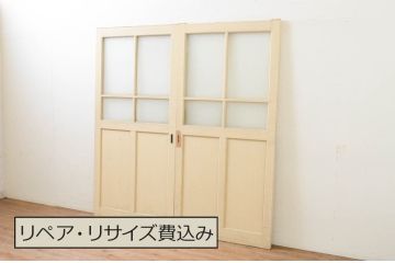 アンティーク建具　ペイント仕上げ限定　レトロな空間づくりにおすすめな古い学校のガラス戸2枚セット(引き戸)(R-068706)
