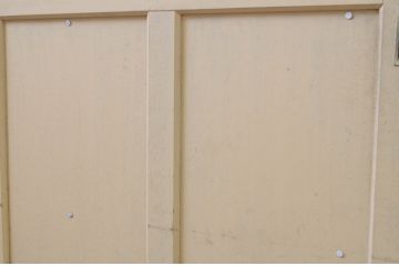 アンティーク建具　ペイント仕上げ限定　レトロな空間づくりにおすすめな古い学校のガラス戸4枚セット(引き戸)(R-068707)