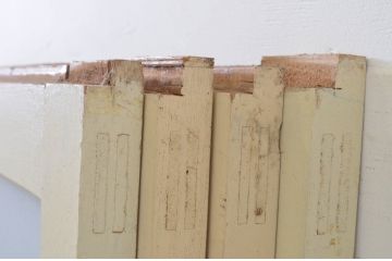 アンティーク建具　ペイント仕上げ限定　レトロな空間づくりにおすすめな古い学校のガラス戸4枚セット(引き戸)(R-068707)