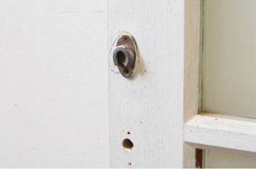 アンティーク建具　ペイント仕上げ限定　レトロな空間づくりにおすすめな古い学校のガラス戸2枚セット(引き戸)(R-068708)