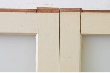 アンティーク建具　ペイント仕上げ限定　レトロな空間づくりにおすすめな古い学校のガラス戸2枚セット(引き戸)(R-068709)