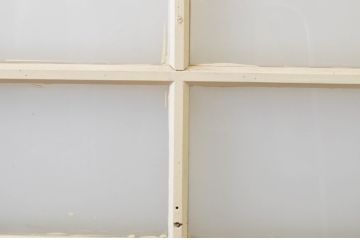アンティーク建具　ペイント仕上げ限定　レトロな空間づくりにおすすめな古い学校のガラス戸2枚セット(引き戸)(R-068709)