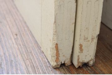 アンティーク建具　ペイント仕上げ限定　レトロな空間づくりにおすすめな古い学校のガラス戸2枚セット(引き戸)(R-068709)