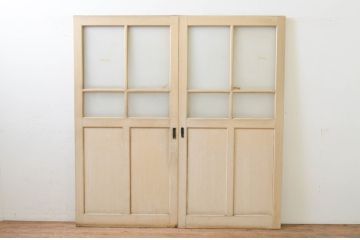 アンティーク建具　ペイント仕上げ限定　レトロな空間づくりにおすすめな古い学校のガラス戸2枚セット(引き戸)(R-068710)