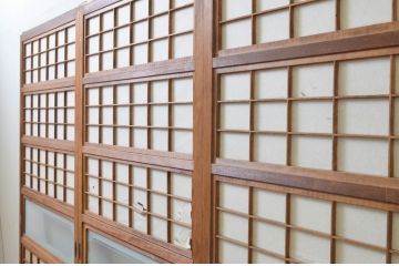 アンティーク建具　どこか懐かしい空気を醸し出す裏障子付き格子戸3枚セット(引き戸、障子戸、ガラス帯戸)(R-068715)