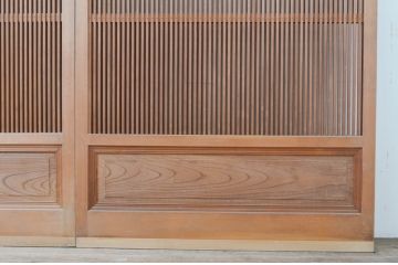 アンティーク建具　希少!!　珍品　高級品!!　和の空間を演出する幅広無双格子戸2枚セット(引き戸、帯戸)(R-068726)
