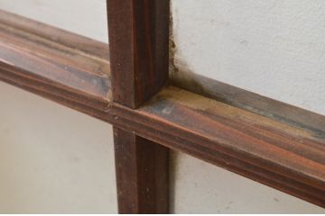 アンティーク建具　どこか懐かしい雰囲気が漂うマス目(升目)のガラス戸1枚(引き戸)(R-068729)
