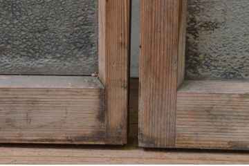 アンティーク建具　レトロな雰囲気漂うガラス窓2枚セット(引き戸、ガラス戸)(R-068732)